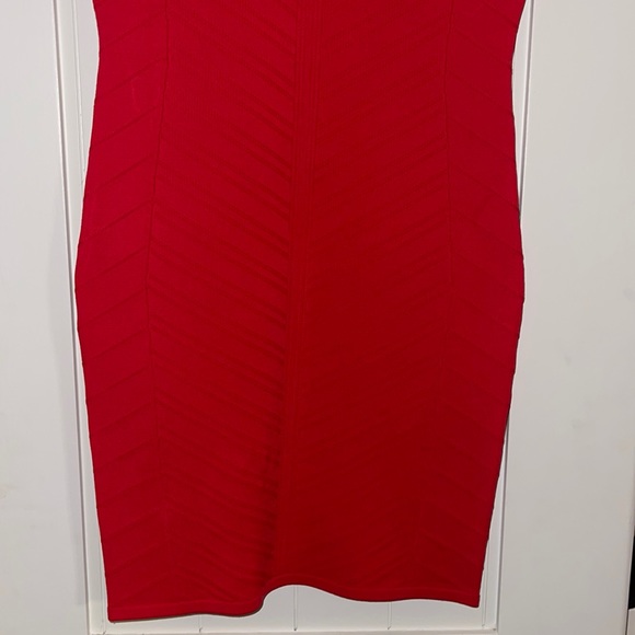 Cache Dress - Picture 3 of 3